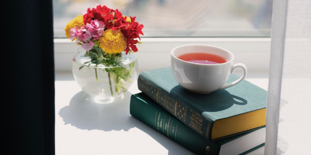 30+ Tea Fiction Books to Add to Your Studying Checklist